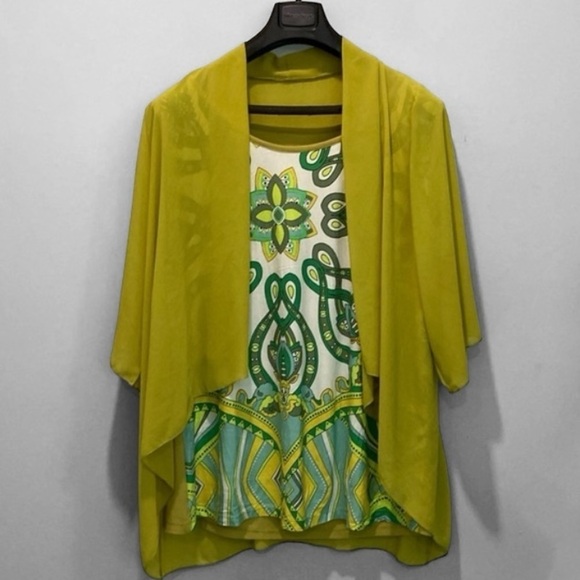 Tops - Green two piece top set Size large